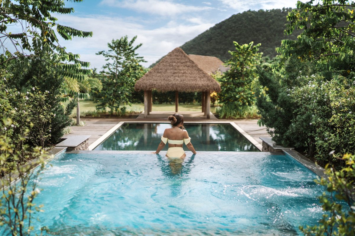 Outdoor spa.